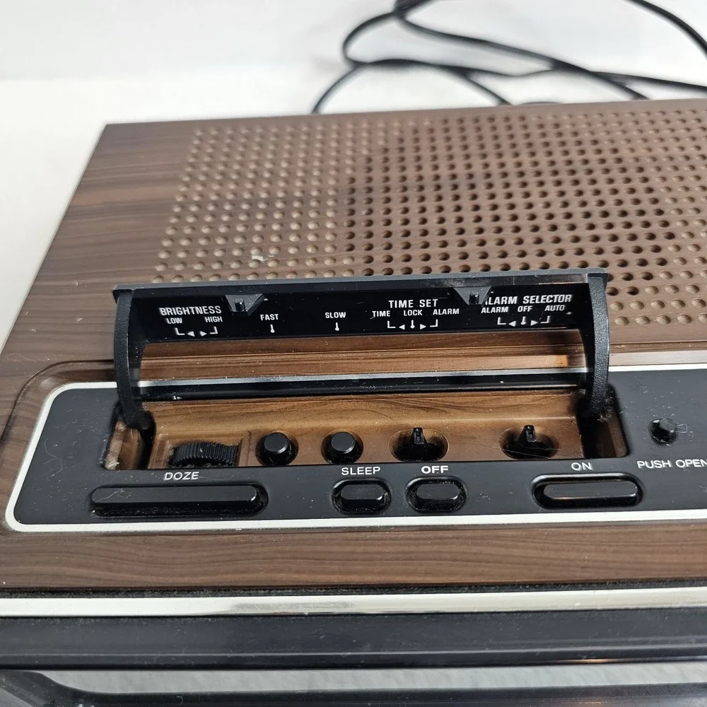 🖤Panasonic RC-210 Digital Alarm Clock Faux Wood Vintage Tested!